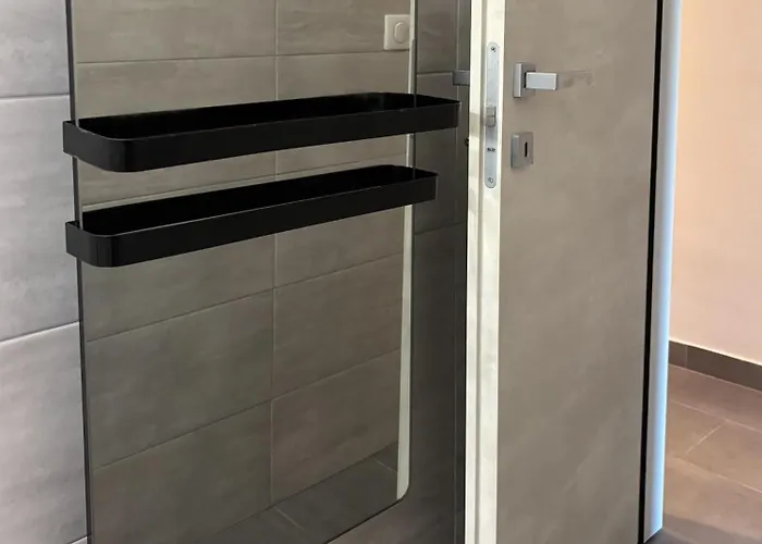 Apartment 3 Pieces Vue Bord De Hyper Centre Menton